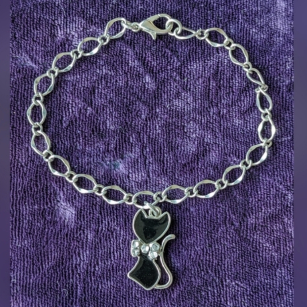 Silver Link Bracelet With Cat Charm